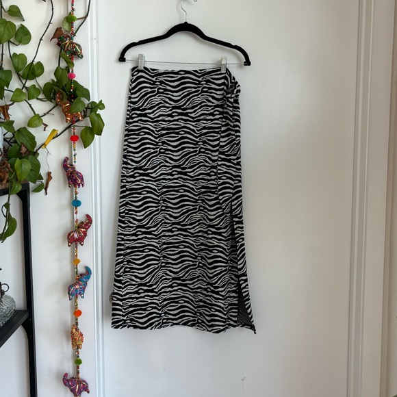 Ronny kobo revolve Raquel zebra wrap tie midi maxi skirt, large - Picture 4 of 6